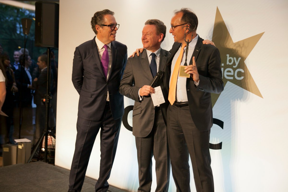 actcommerce's tweet photo. #Rétrospective 3/3 Les meilleurs moments de la remise des Trophées du CNCC 2018 ! #siec18 https://t.co/xalHTV23Ma