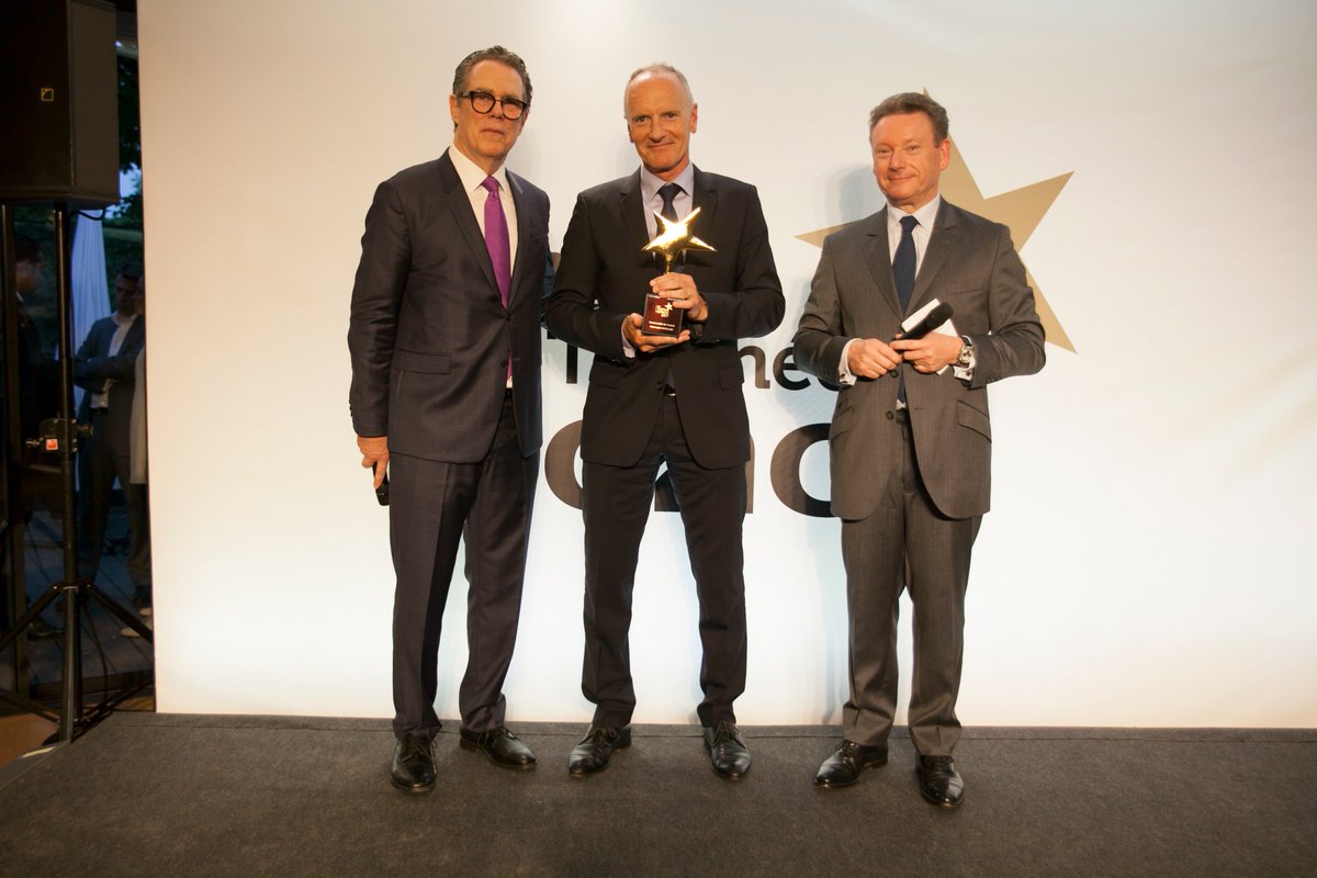 actcommerce's tweet photo. #Rétrospective 3/3 Les meilleurs moments de la remise des Trophées du CNCC 2018 ! #siec18 https://t.co/xalHTV23Ma