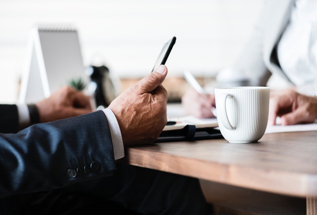 Strategies's tweet photo. La digitalisation des entreprises rapproche le territoire des agences corporate de celui des cabinets de consulting, l'occasion pour chacun de démontrer son savoir-faire spécifique. >> https://t.co/zU1fpG6a6u 🔒 https://t.co/i6f9qQy5rQ
