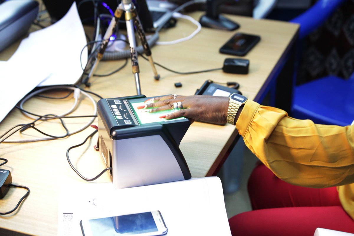 semlexmz's tweet photo. #Semlex présente le système ORBIS aux Comores et en Guinée Bissau : https://t.co/Bh4cPjMSmG  #fingerprints #technology #identité #voyage https://t.co/CaeGxBk3J0