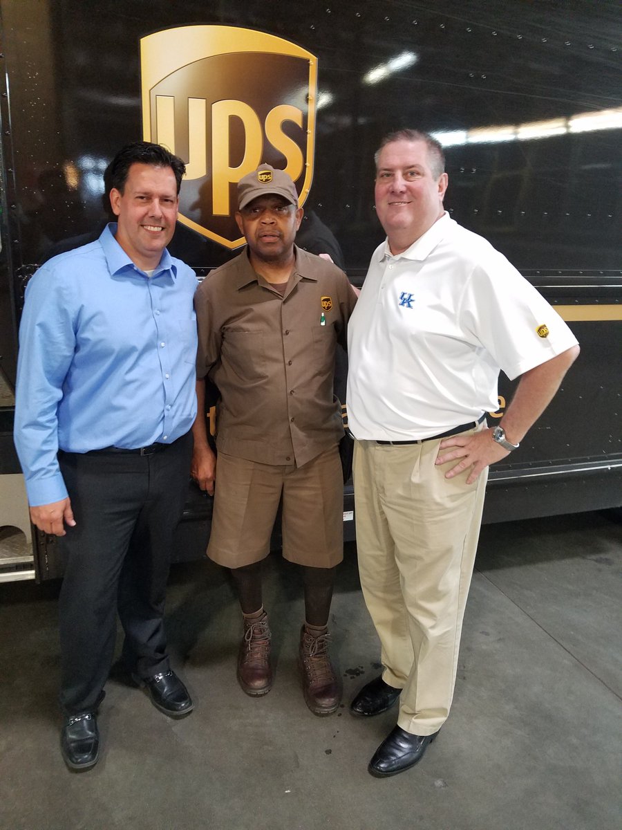 Recognizing Lexington Service Provider Rev Les Whitlock for his many years of service and support to his peers at Big Brown. Your contributions are immeasurable and will be missed as you move on. @#proudupser <a href="/OhioValUPSers/">Ohio Valley UPSers</a> <a href="/RayHatton/">Devin Ray Hatton</a>
