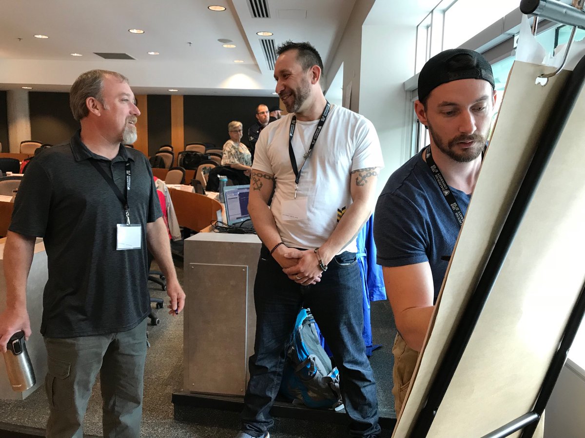 POEmilitary's tweet photo. Boot camp is a great opportunity for entrepreneurs from different industries to come together and network with one another - thanks to our supporters for making this possible @Accenture @Boeing @LockheedMartin #POEbootcamp #POEatDAL https://t.co/qHVCARwKdt