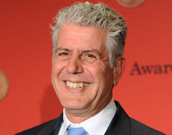 JustNibio's tweet photo. Ci hai divertito, emozionato, sorpreso e ci hai fatto capire che purtroppo la vita è un soffio. Anthony @Bourdain ci mancherai #ripanthonybourdain https://t.co/SMwvtHlj6W