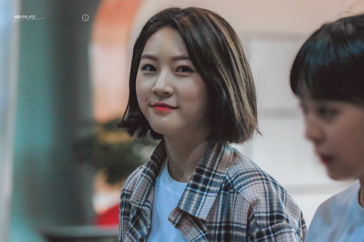 time_of_saeron's tweet photo. 180604  악동뮤지션 수현의 볼륨을 높여요 퇴근 (28/28)
⠀⠀⠀⠀⠀⠀
서울 여의도 KBS 별관에서 오후 8시 55분의 새론이 💘
⠀⠀⠀⠀⠀⠀
#김새론 https://t.co/rV6ZR010Dl