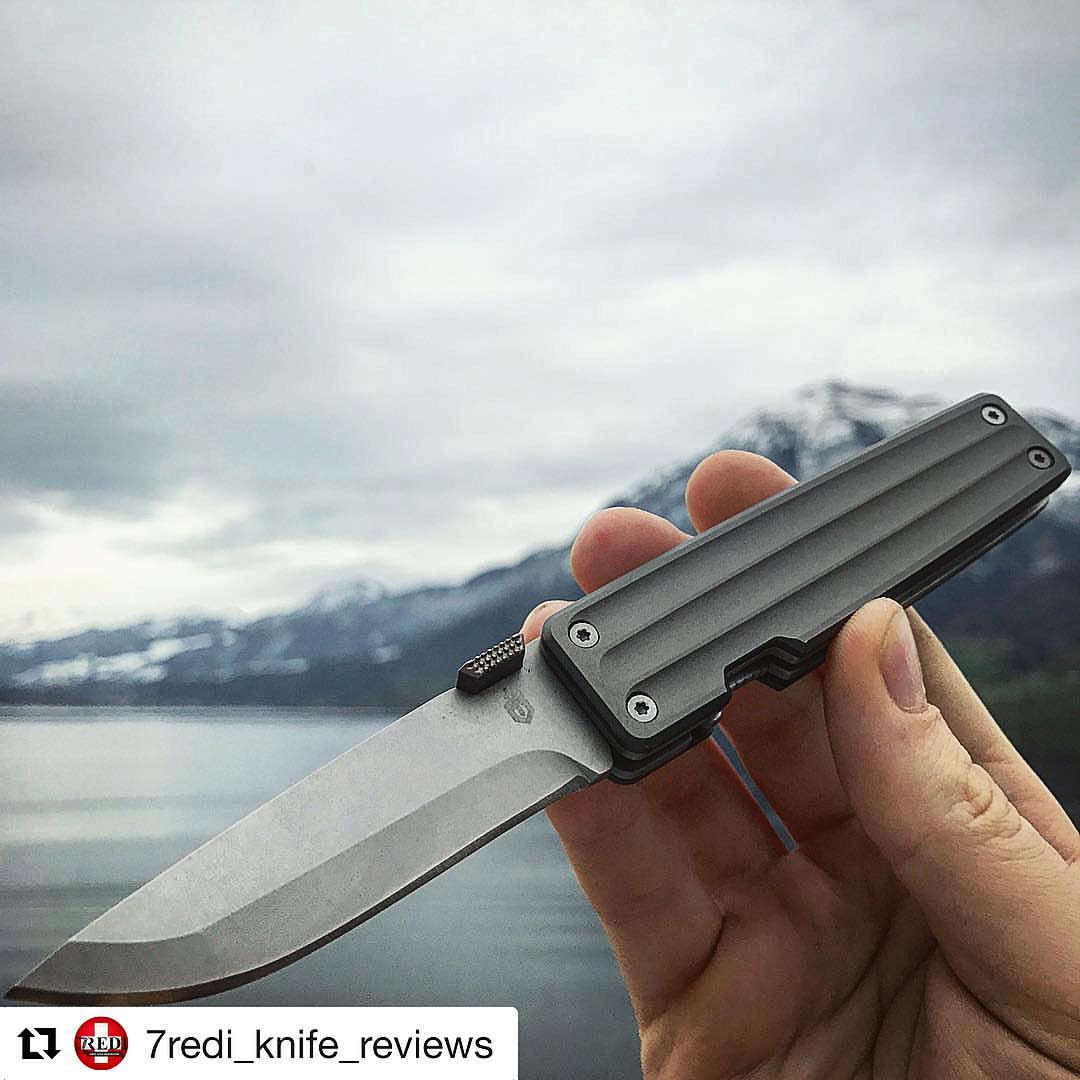 GerberStore's tweet image. #Repost of @7redi_knife_reviews on Instagram. 

instagram.com/gerberstoreuk/
・・・
The @gerbergear #pocketsquare on a cold and grey winter day in Switzerland 🇨🇭