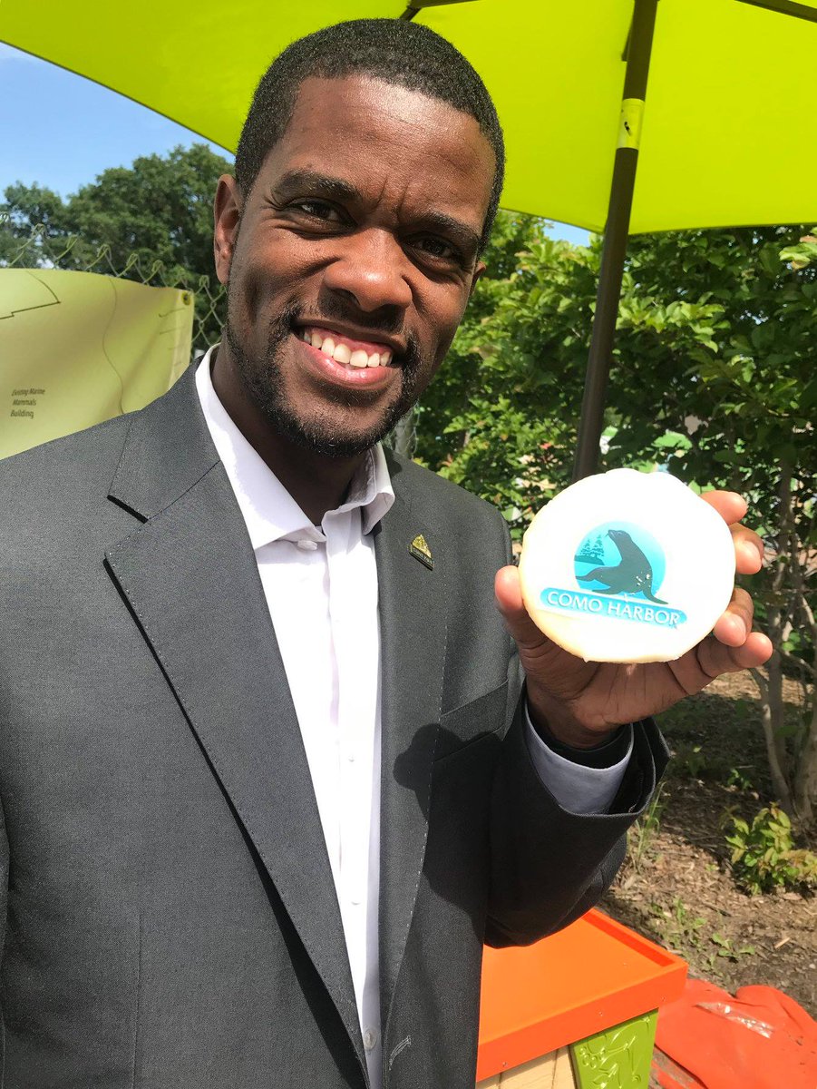 MayorCarter's tweet photo. Yesterday, I was excited to join the groundbreaking for Como Harbor, the new Seal &amp; Sea Lion Habitat at @ComoZoo! Thank you to @ComoFriends and the Como Park Zoo &amp; Conservatory for helping make this possible. #CelebrateSaintPaul https://t.co/fyryxw49Iu