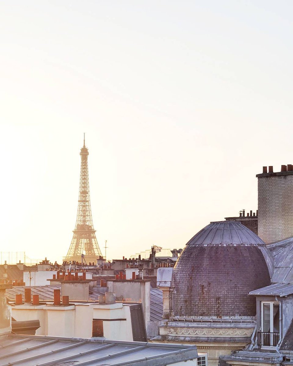 le5codet's tweet photo. What a view!
Quelle vue !
📷 @osmanyy
#view #vue #toureiffel #eiffeltower #paris #sunset #coucherdesoleil #viewofparis #vuedeparis https://t.co/sw16apEhTL