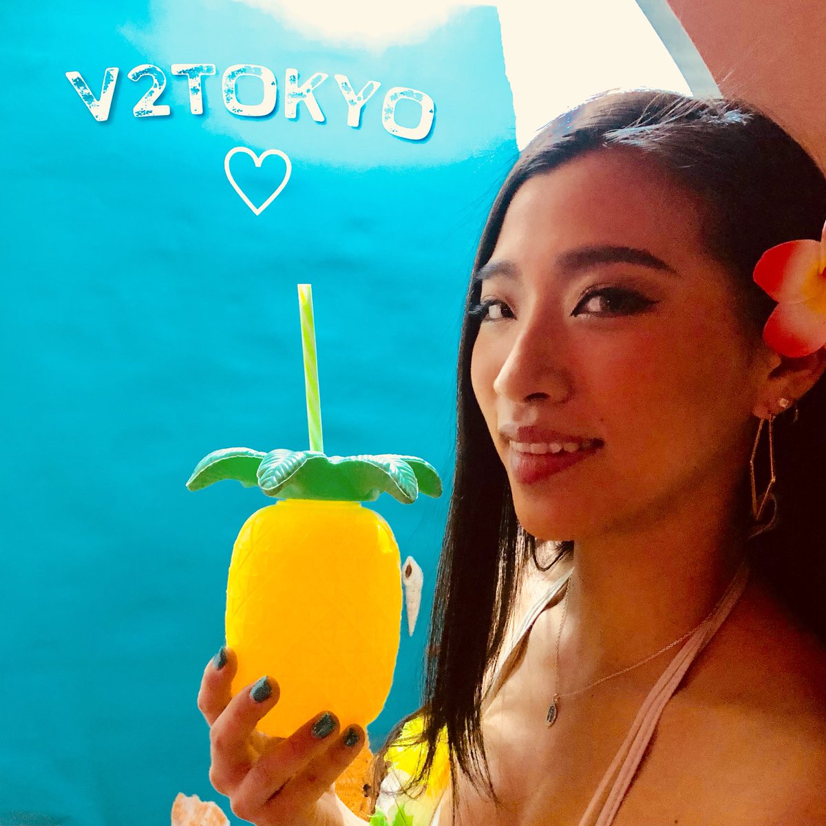 fx18saeco's tweet photo. #v2tokyo
#フォトブース
#alohaland
#dancer
@vanity_lounge_
https://t.co/ElhCDMFWbX https://t.co/l4qAsPBliy