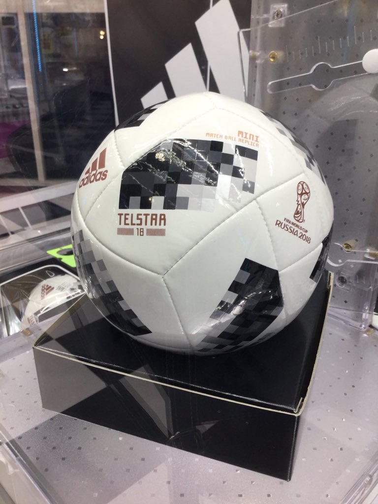 セガ水沢 アディダスからミニサイズのサッカーボール18年バージョンが入荷致しております この夏はスポーツで汗を流してみてはいかがでしょう