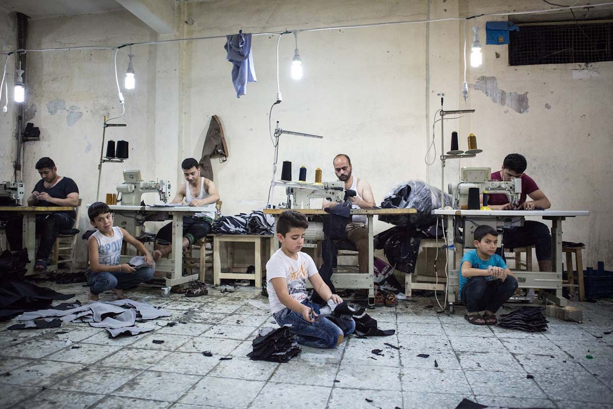 Dalle metropoli viste dal finestrino, al dramma dello sfruttamento minorile. Torna a Roma <a href="/FotoLeggendo/">FotoLeggendo</a> 

Guarda la photogallery 👉 buff.ly/2HuR6ED

#Fotografia #Cultura #Arte
