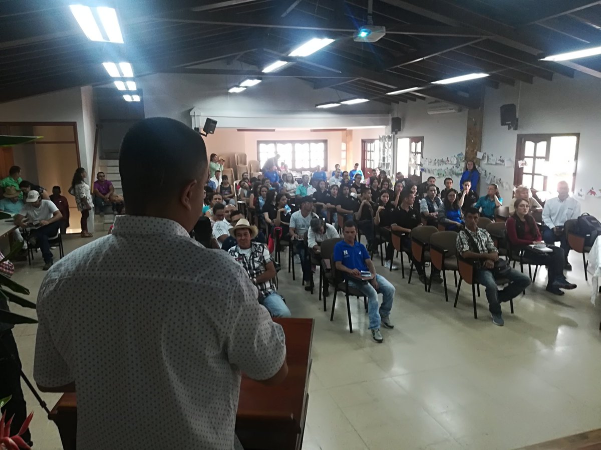 JohanAlcalde's tweet photo. A esta hora acompañando la instalación del foro ambiental "conozcamos nuestra flora, fauna y antepasados" actividad enmarcada en la semana ambiental https://t.co/KwCCR5NmKd