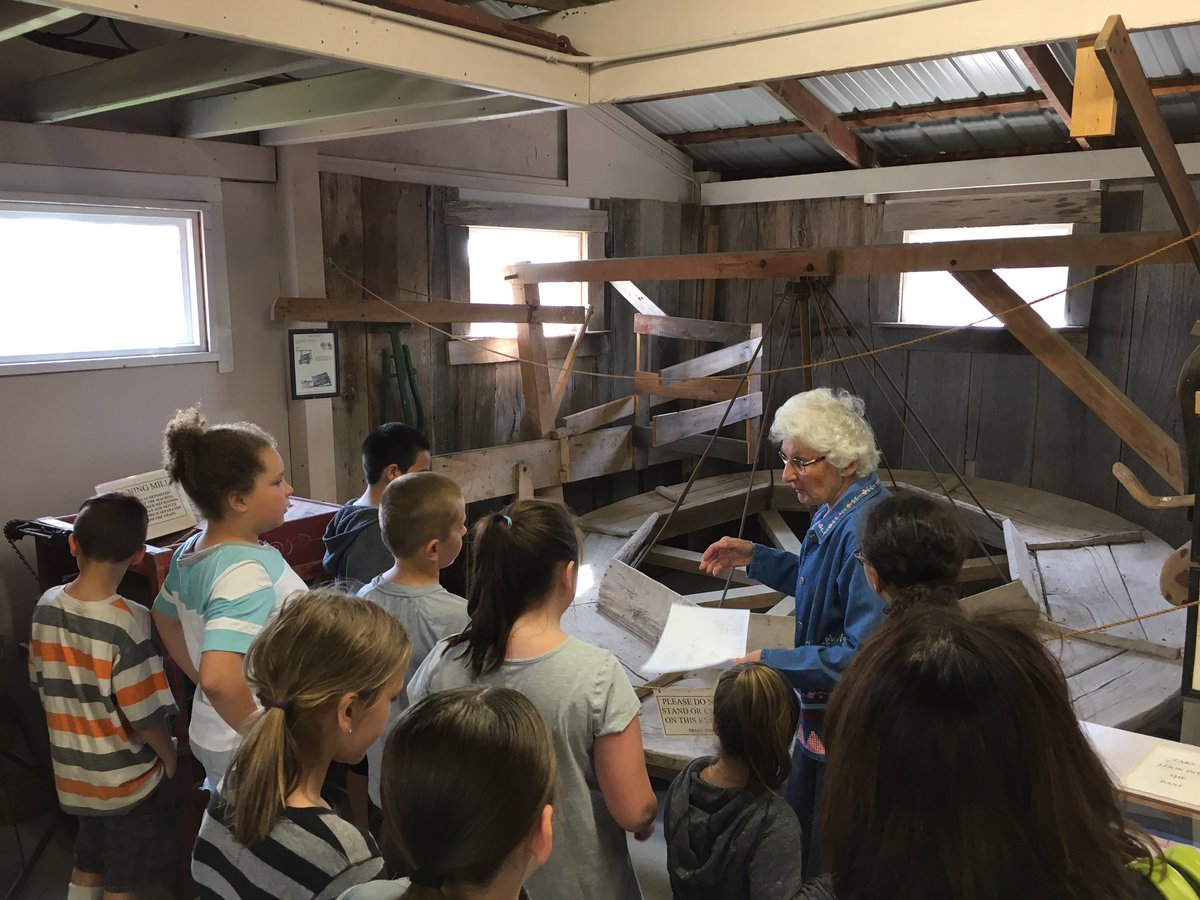 AuburnECSD's tweet photo. Fourth graders from @auburn_casey are enjoying tours from our friends at the Ward O'Hara Ag. Museum today! #CPESpride #AECSDpride https://t.co/gDvM6WpIwt