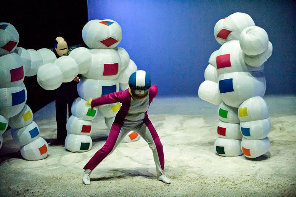 FlyInSrl's tweet photo. Costumi di scena innovativi realizzati per "Marzo" spettacolo della compagnia di danza Dewey Dell che cerca da sempre nuove forme di sperimentazione legate alla danza 
#danza #contemporarydance #deweydell #inflatableworld #inflatableart #inflatablecostume #inflatable #art #dance https://t.co/DMcAc6fCPp
