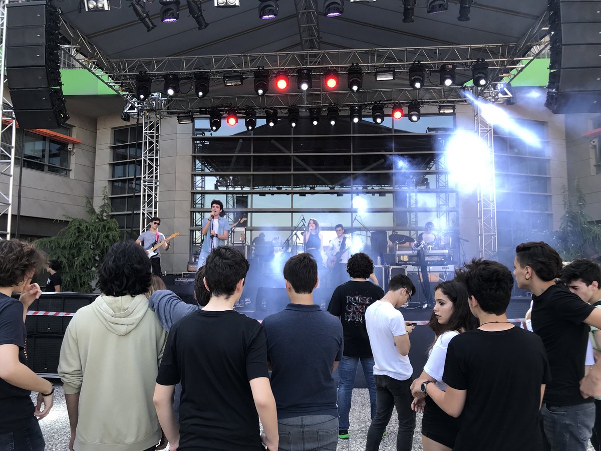 sevamerican's tweet photo. SAC Öğrenci Birliği tarafından organize edilen SACFEST’18 başladı! #sacfest https://t.co/vO1C15a6SX