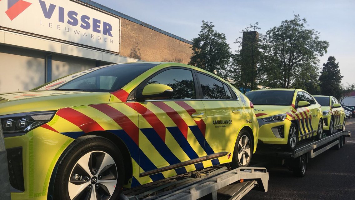 Vanmorgen in alle vroegte (en stilte) vertrokken richting RAV Hollands-Midden... 3 geruisloze vol-elektrische Hyundai Ioniq #EV piket voertuigen.

Deze voertuigen worden voornamelijk ingezet voor het vervoer tussen de verschillende #ambulance posten van @ambulancehm #emissievrij