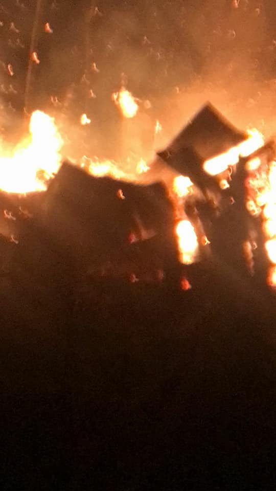 cysradio's tweet photo. Una vivienda totalmente destruida por el fuego, pérdida total de enseres es el saldo de un incendio ocurrido la noche de ayer en #SanJuan comuna de #Dalcahue. La casa es de propiedad de Prosperino Ulloa (77 años ) quién vive con su esposa (77) y un hijo minusválido de 52 años. https://t.co/kXdRcCdsyE