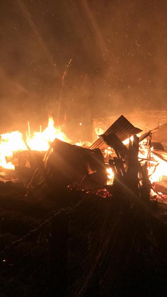 cysradio's tweet photo. Una vivienda totalmente destruida por el fuego, pérdida total de enseres es el saldo de un incendio ocurrido la noche de ayer en #SanJuan comuna de #Dalcahue. La casa es de propiedad de Prosperino Ulloa (77 años ) quién vive con su esposa (77) y un hijo minusválido de 52 años. https://t.co/kXdRcCdsyE