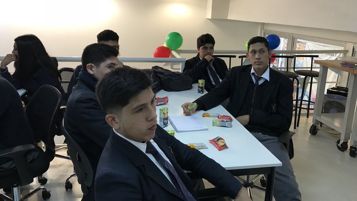 fund_emprepolis's tweet photo. Ahora en el taller “Soluciones con Impacto” con nuestros #ministartup del Liceo Técnico Marta Brunet y Escuela Industrial Salesianos! 🚀😎 https://t.co/FjwSl8bfmG