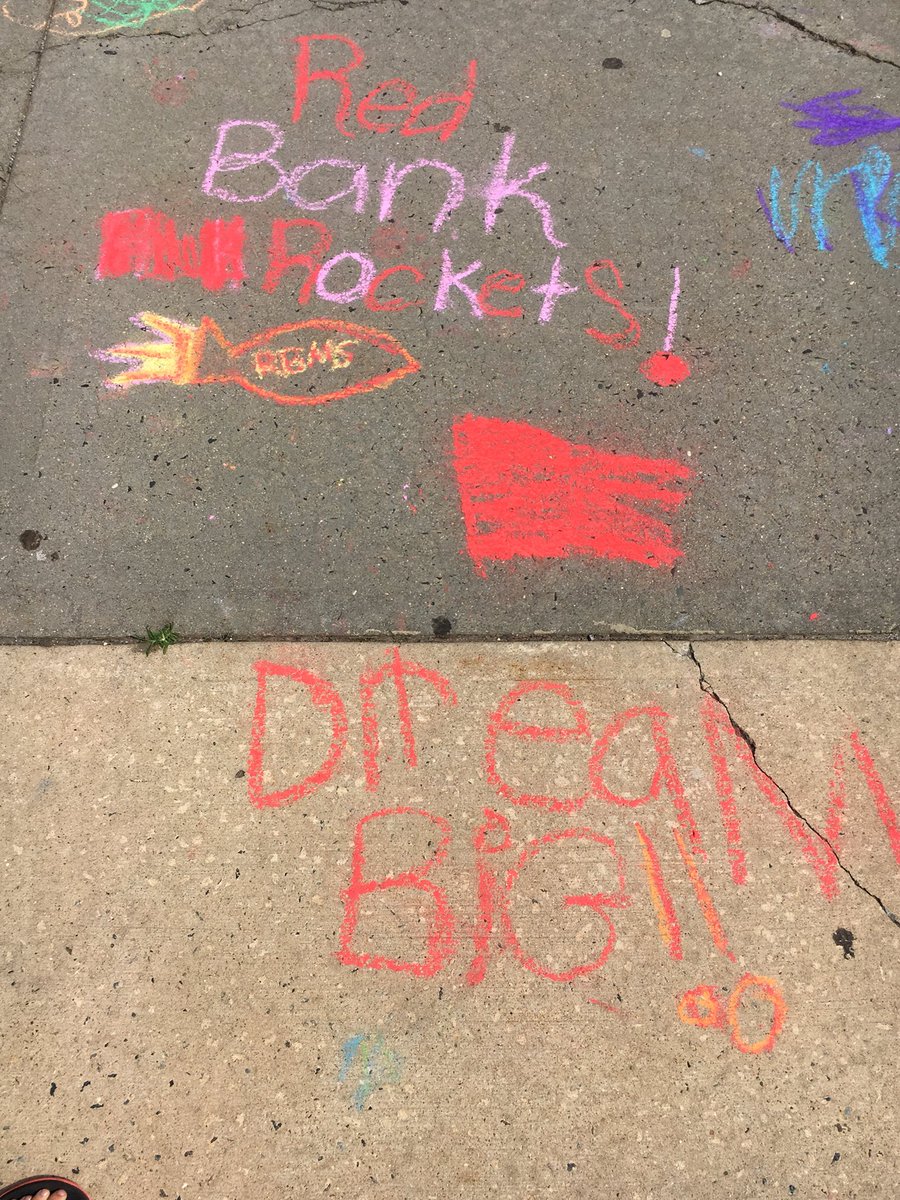 RBMS Field Day-School pride! #DreamBig #RBBisBIA <a href="/RedBankSup/">Dr. Jared Rumage</a> <a href="/rbmsROCKETS/">Red Bank Middle</a>