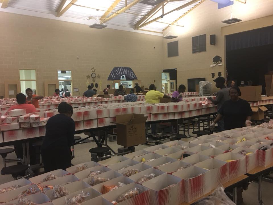 tastybrandsk12's tweet photo. The kitchen @Fueled4Focus was buzzing at 4:00 AM this morning in preparation for an AMAZING Summer Feeding Kickoff. Our hats off to your team for all you do for the Richmond County Children! @megteates @AGParamount #summerfeeding #eatatschool https://t.co/T8x4qCAEal