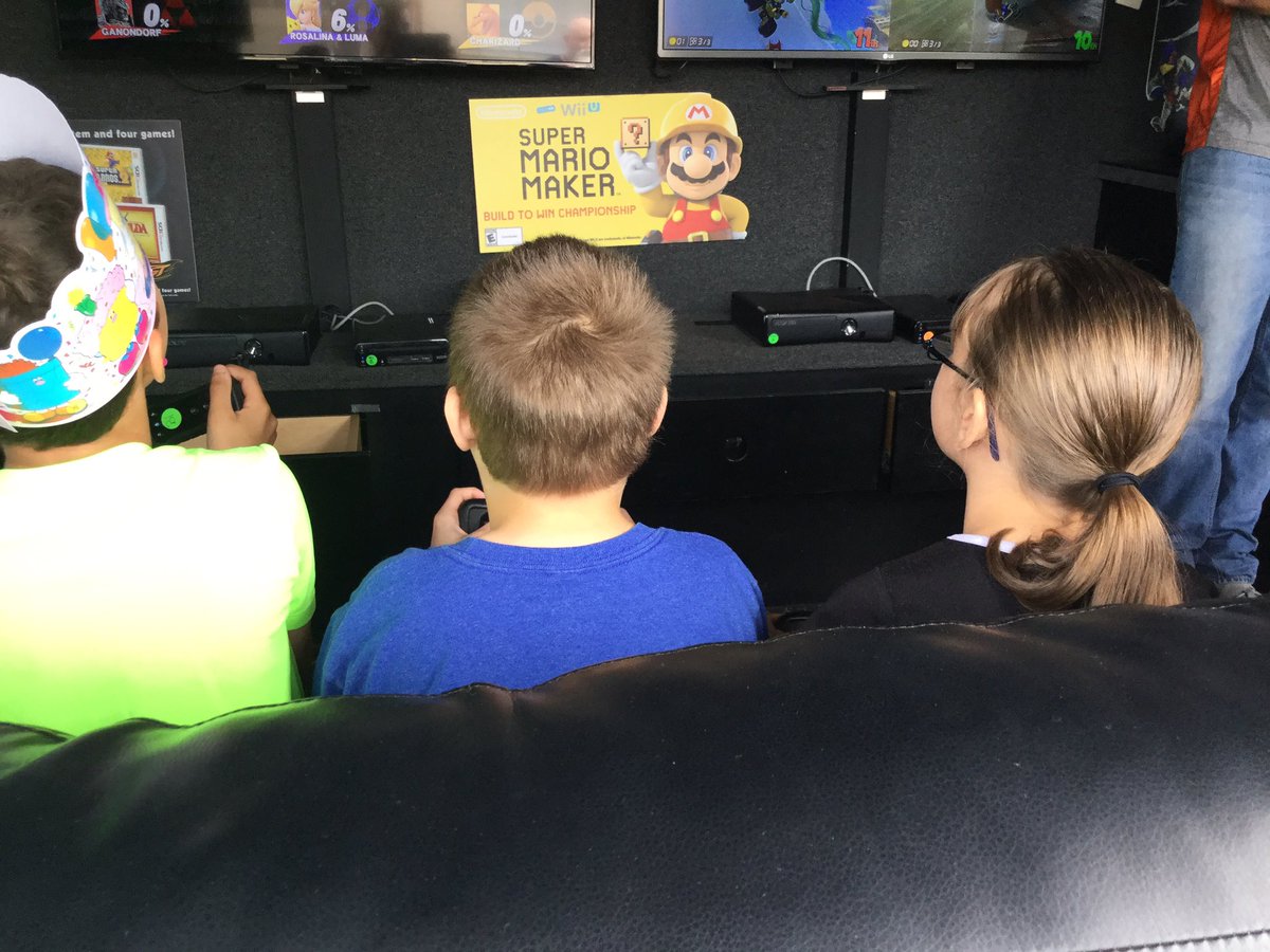 TRSchoolWTSD's tweet photo. Game Truck fun for our Magner's Buddies today! #wtsdpride #TogetheR https://t.co/Xxt4JXcyj7