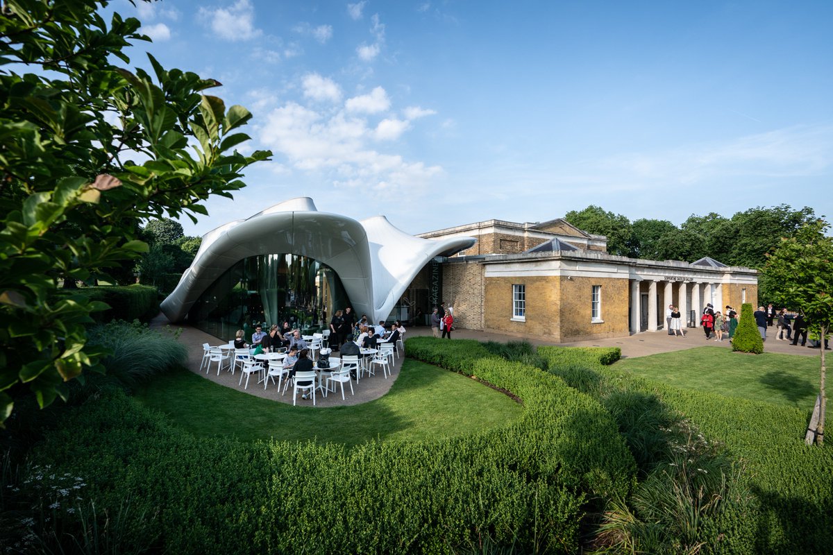 A glorious day to kick off the Summer Season at Serpentine Galleries and the perfect setting for a Summer drinks reception. Tomma Abts will show at the Serpentine Sackler Gallery until 09 September #eventprofs #summervenue
