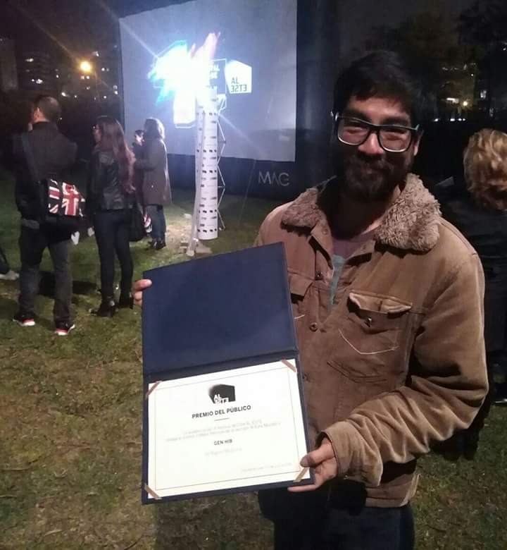cineaparte's tweet photo. .@GenHi8 de @MiguelMiyahira es la ganadora de la Sección 'Al Este Mundo' del IX Festival de Cine de Europa Central y Oriental @AlestedeLima Muchas Felicidades a su director @MiguelMiyahira #GenHi8 forma parte de nuestro catálogo Mírala Aquí YA DISPONIBLE https://t.co/4jDKW1SwCA https://t.co/XeEg2lSzVu