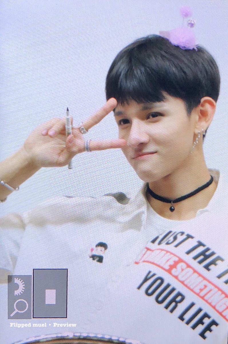 Flippedmuel's tweet photo. 180608 TCC아트홀 팬사인회
✌️✌️✌️
#사무엘 #Samuel
#TEENAGER #틴에이저
@bravepunch0117 https://t.co/KsscbkYCSq