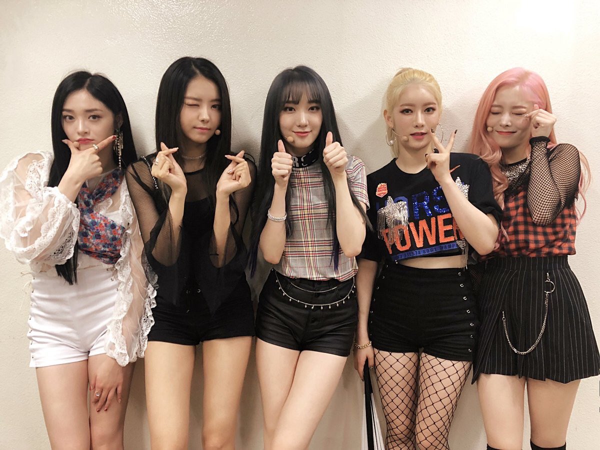 yebeanssi's tweet photo. ━━━ ⛄️╲ ❪강예빈❫ : 

★ ━━━━━━ ❛ 프리스틴!❄️

Bugünün rüya sahnesi kaç kişi tarafından izlendi? Oh, duyduğuma göre tüm #High tarafından!😱 Her geçen gün daha güzel olan sahnelerimizi, daha güzel kılan sizlere çok teşekkür ederim.🙏🏻 https://t.co/6851GHtAe8
