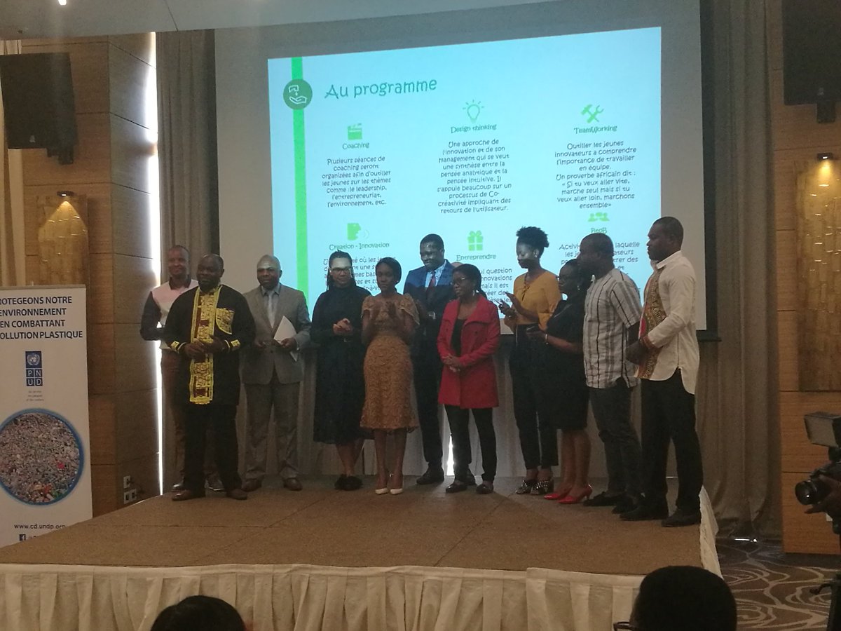 Ingeniouscity's tweet photo. Ils l'ont fait ! L'equipe #CongoClean avec les mentors @k_kalanga & Sandrine Maillet sont les premiers au Hackathon 2018 #hackWasteKin @PNUDRDC https://t.co/3OFIcIiiom