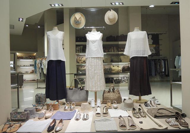 ilpellettiere's tweet photo. Collection s.s.2018 
copy and paste the link in your browser
https://t.co/Hzn3O8LEWK

#ilpellettieremilano #clothing #appareil #clothes, #dress #clothinstore
#camiceria #milanoshop #上衣 #ブラウス #блузок #hat #pashminas
#shoes #womenshoes #manshoes #… https://t.co/osCr08nM3P https://t.co/MmHVOvRwNu
