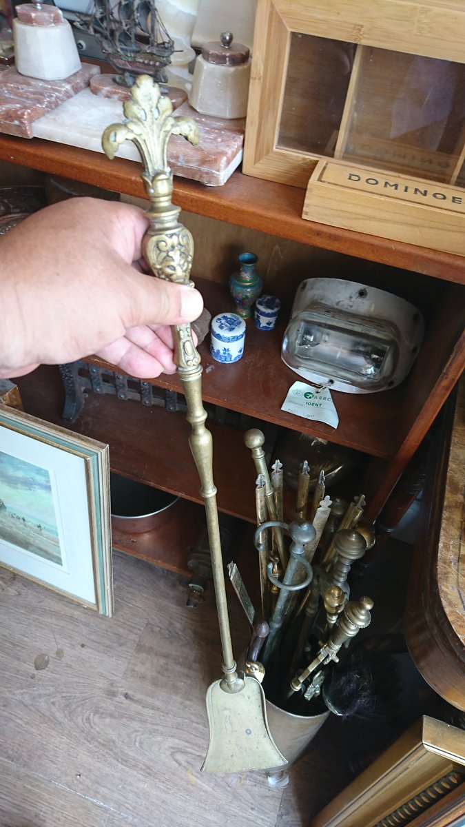 尻p 野尻抱介 古道具屋にて これは暖炉の火かき棒 ホームズやワトソンが武器にする あれ 尻p 野尻抱介 古道具屋にて これは暖炉の火かき棒 ホームズやワトソンが武器にする あれ