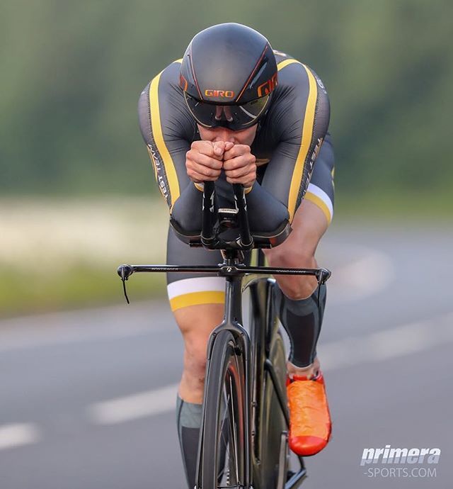 ASTestTeam's tweet photo. En route to the win, course record and a new PB of 18:22 for 10 miles. Nice work @chrisbartley_! 25 miles on the same roads up this weekend.
.
📷 @primerasports
.
@athleteservice @probiketool #probiketool https://t.co/ou7gIgd0Mk