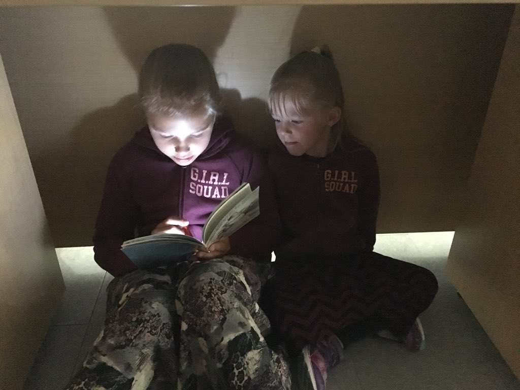plpgr3's tweet photo. Buddy reading in the dark 👻 https://t.co/NmgRKe5aLg