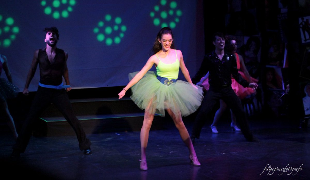 bretch10's tweet photo. El estreno de @Ochenterissimo @vamosAlTeatro @MMemoTellez @alecks_valdes fotos: felipe gómez @bretch10 #pasión #danza @TellezDance https://t.co/s8ZskEbEMM