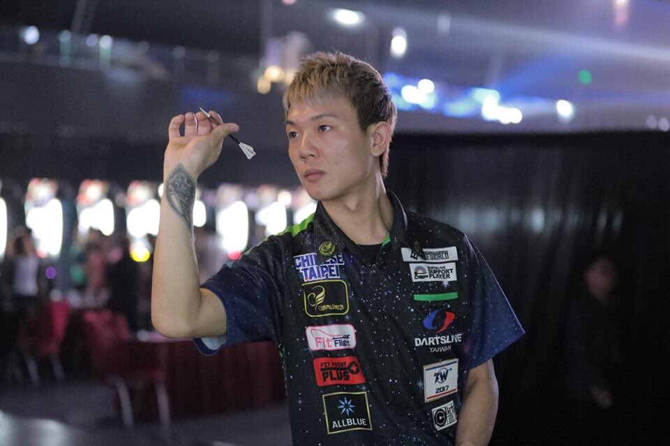 We are proud to announce THE WORLD 2018 OFFICIAL MAIN SPONSOR COSMO DARTS!
COSMO DARTS: cosmodarts.jp
At the 1st place at the constructor's ranking after STAGE 1, Harith Lim, Royden Lam and Howei Tsai are few of the players representing COSMO DARTS🎯

#dartstheworld
