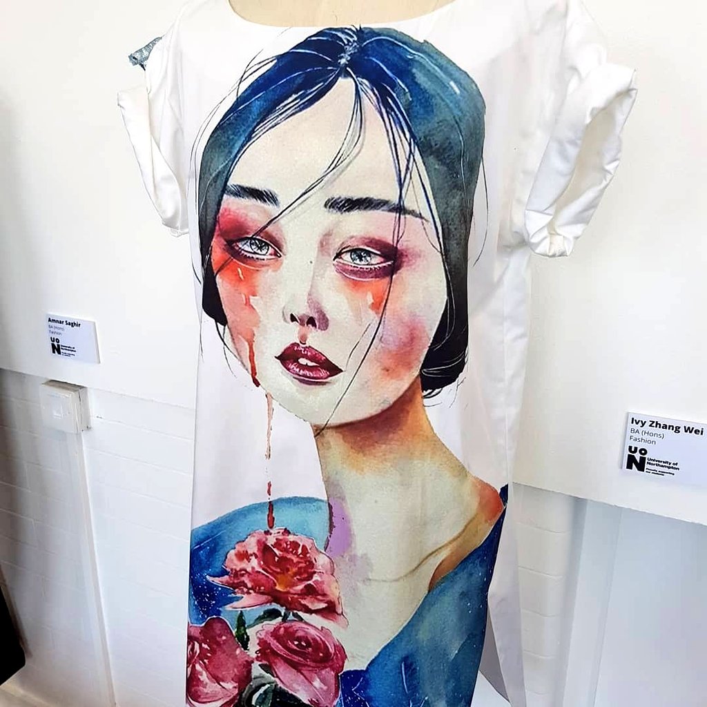UniNorthants's tweet photo. Over in the fashion areas we can see some amazing pieces up close which we first saw at #GFW2018 earlier this week. Check them out at our #DegreeShow18, opening tonight! #UoN #UniNorthants #Fashion https://t.co/iDaoymmyh1