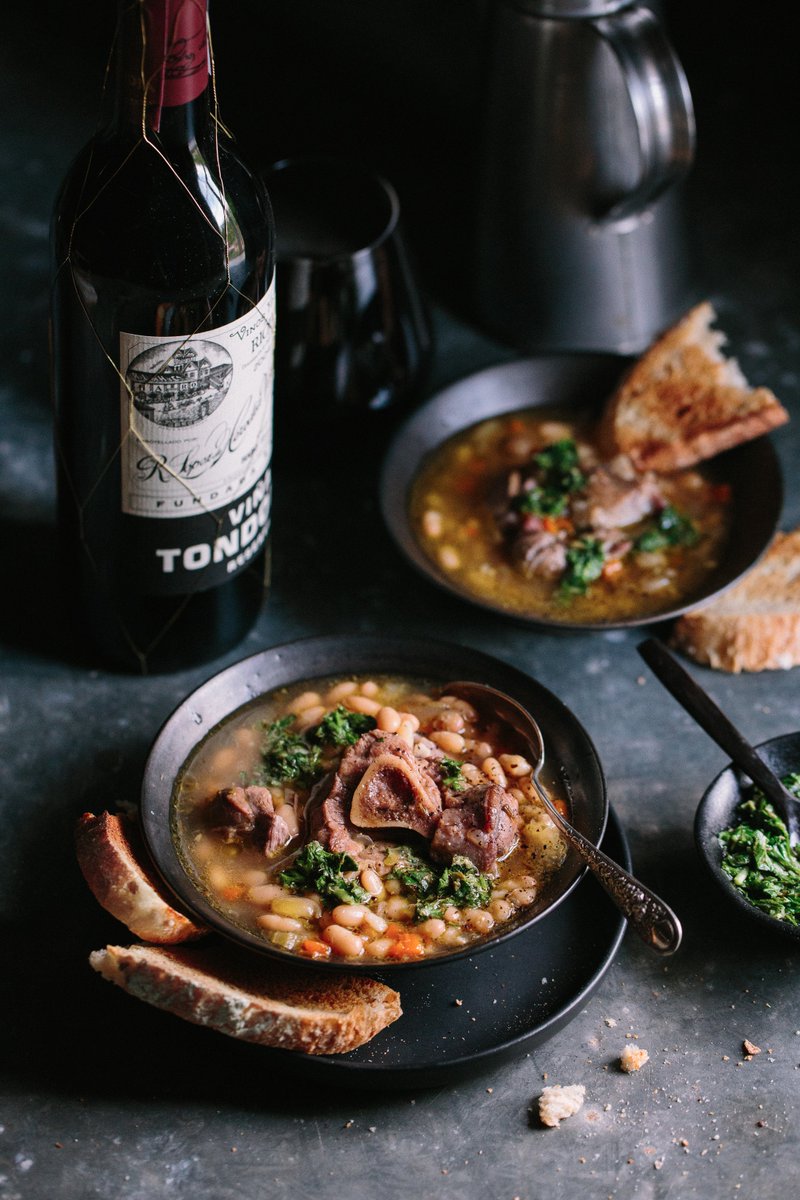 the_foodfox's tweet photo. Italian-style lamb &amp; white bean soup with salsa verde - perfect for the coldest of winter evening! Easy to make too. Get the recipe: https://t.co/K5MGPZhEPA Photography by @TashaSeccombe, another #colamb with @HealthyMeatZA #cookingwithlamb #wholesomeandnutritious https://t.co/O0ETPItlQc
