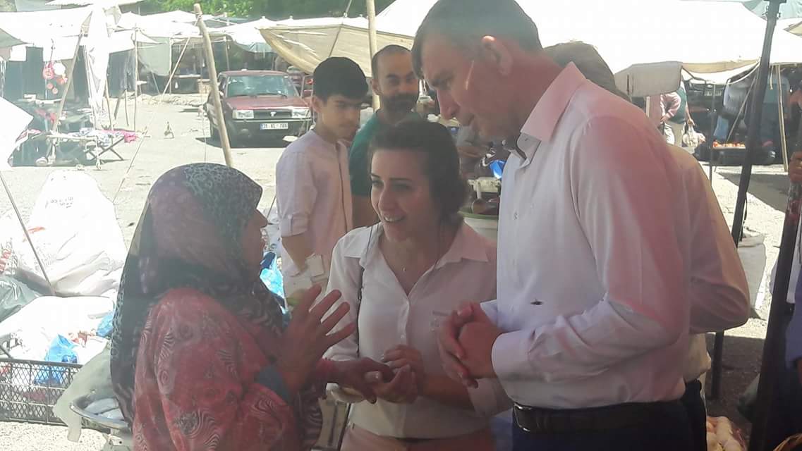 rkirmizioglu's tweet photo. Belen İlçe Örgütümüzle Birlikte Cuma Pazarı Esnafımızı Ziyaret Ettik.. https://t.co/hehfPalhBZ