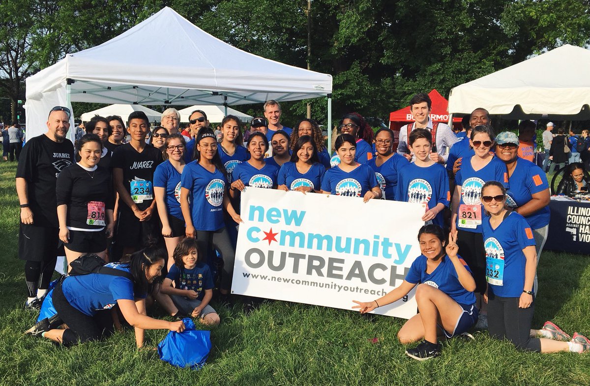 newcomoutreach's tweet photo. A huge thanks to our amazing team for the @StridesForPeace run last night, as well as to all of our generous donors! https://t.co/x5ZSEYHTP6