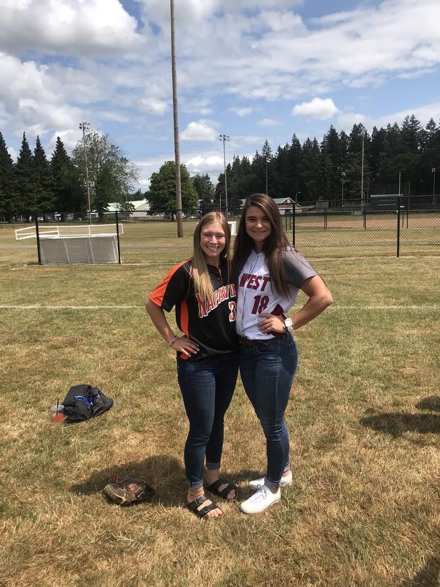 japalopez11's tweet photo. Very Thankful for this sport! #blessed #allarea #firstteamallleague #olympianfirstteamallleague #beautifulandblessed #gratefulforopportunities #respectthegame #wfwfastpitch @PaetynnL https://t.co/wmR8VRUs37
