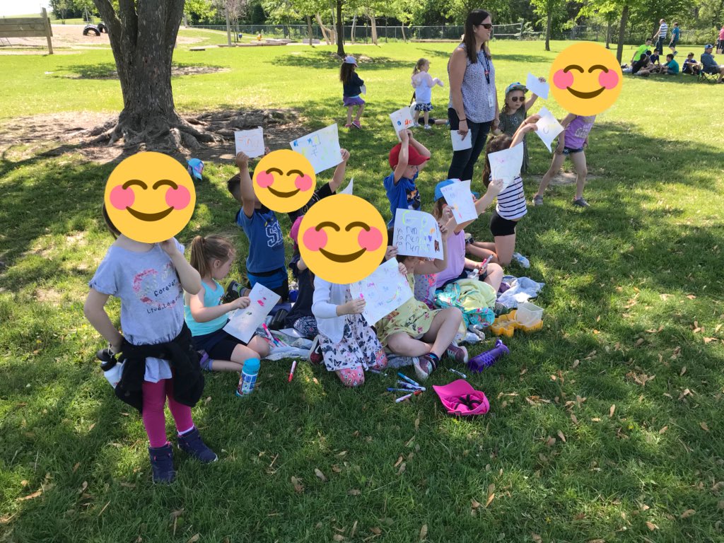 Mrs_LeeKell's tweet photo. Cheering for our friends at track and field day @cookstowncps #thekinderway #makingsigns https://t.co/zKxB5aEV4t