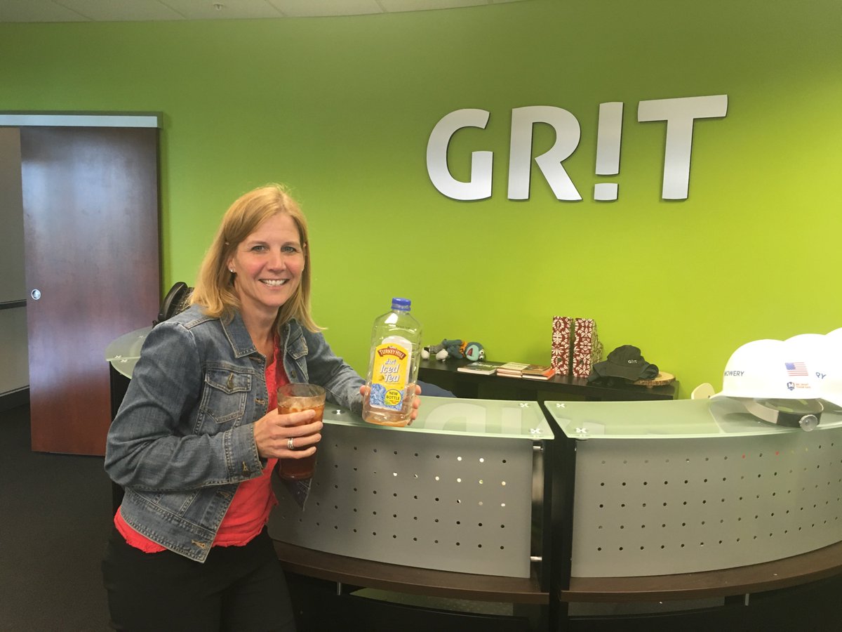 CreateGRIT's tweet photo. #NationalIcedTeaDay is this weekend and we could not miss the opportunity to celebrate our president, Julie Cross’s favorite drink. You will not catch @JulieLando13 walking around the office without her big glass of @TurkeyHillDairy Diet Iced Tea. 
#IcedTeaLover 
#IcedTeaTime https://t.co/NGvQQuoSCR