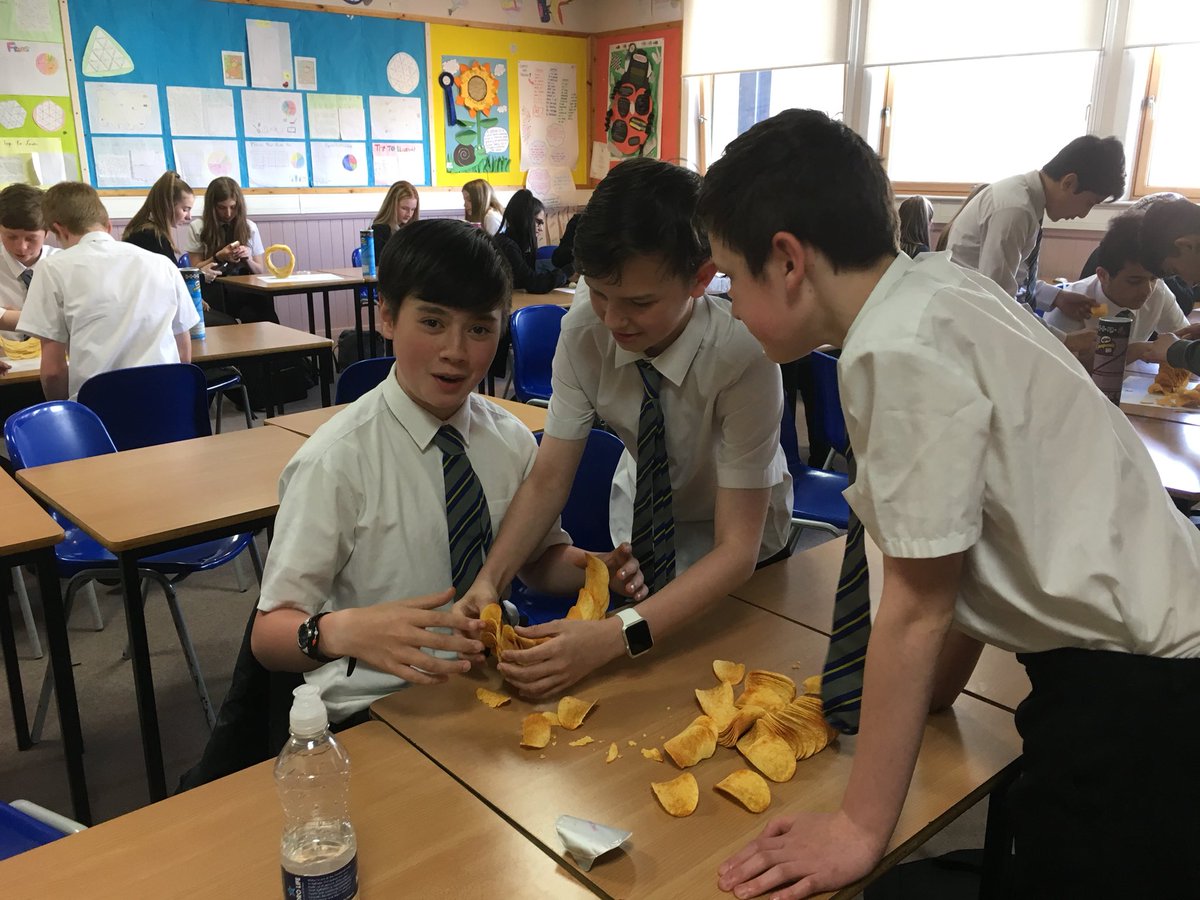 MrThomasMaths's tweet image. The day the #PringleRingle became a #MathsLesson. 
Many thanks to @Tesco (Riverside, Dundee) for supplying us with #Pringles to let us try this #experiment. We did it!!! Well... most of us did! 😃
@Pringles_UK
#maths #physics #STEM @STEMLearningUK
@RachelRileyRR will be proud 👍