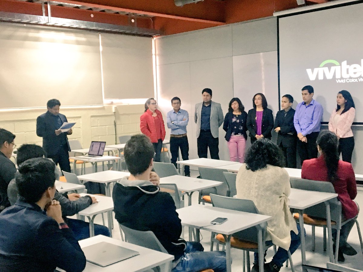 utplinvestiga's tweet photo. .@nopiedra modera foro de acuerdo a ponencias desarrolladas en mesa #SBC #BigData #OpenData dentro de eventos #InvestigaUTPL #InnovaUTPL https://t.co/19ViwWkhkE