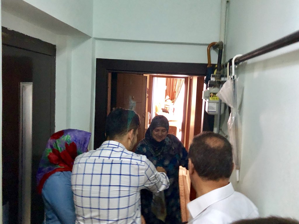 kumruali's tweet photo. Ümraniye İstiklal mahallesinde seçmenlerimizi evlerinde ziyaret ediyoruz. @AkUmraniye @akpartiistanbul #YaparsaAKPartiYapar #VakitistanbulVakti https://t.co/OB19It25uM