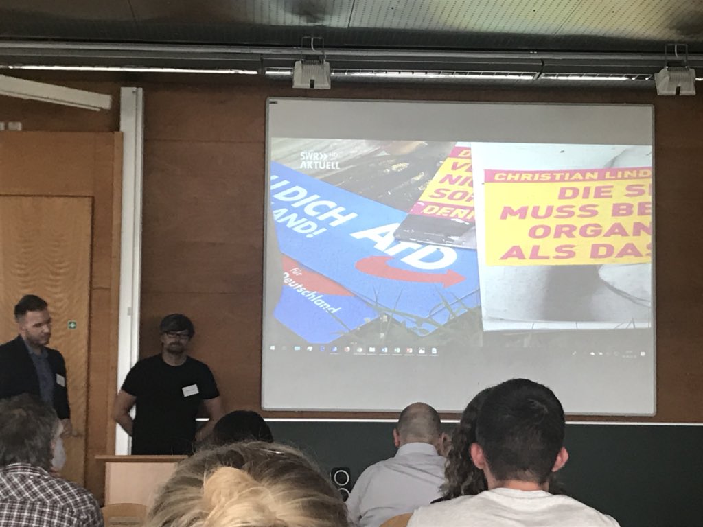 rhetorik18's tweet photo. Dr. Steffen Pappert und Sascha Michel wollen wissen, was es mit ‘Adbusting von Wahlplakaten‘ auf sich hat und wie dadurch eine Form von Gegenrhetorik entsteht.
#AVRhetorik18 #UniversitätKoblenzLandau #Adbusting #BrisanteDiskurse https://t.co/egNr0sHaoj