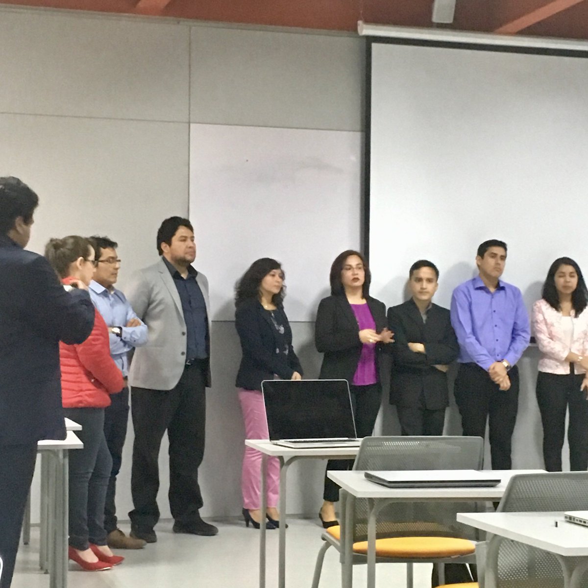 manuelmax's tweet photo. Expositores de la mesa #SBC del 7mo #InvestigaUTPL y 2do #InnovaUTPL... #EdificioDePrototipos #UTPL #Loja https://t.co/VkbYMJlDVG