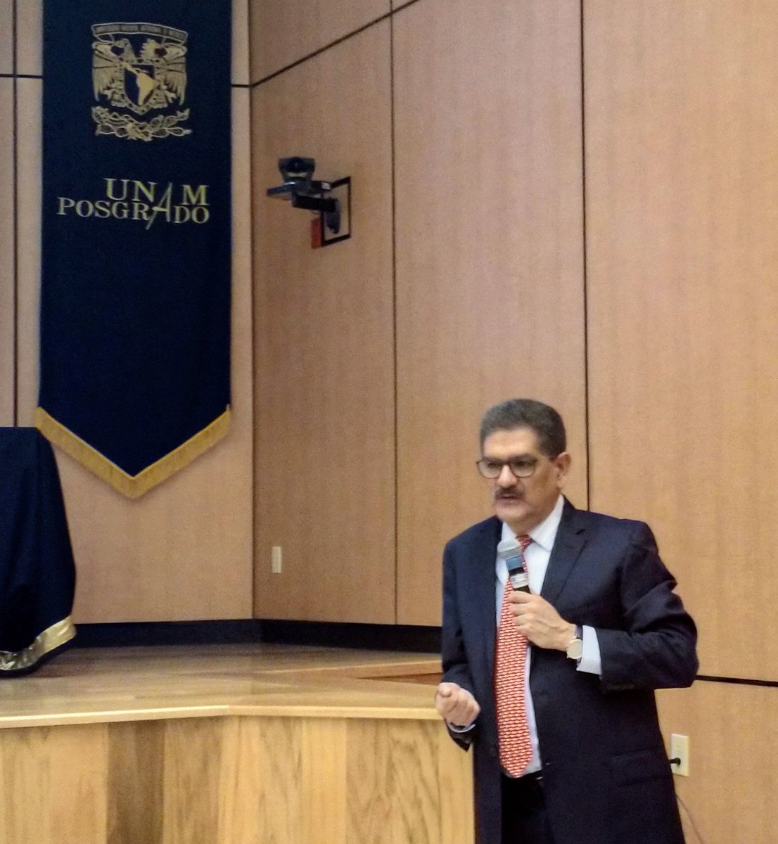 conapsimx's tweet photo. La #Psicología en México tiene el gran reto de desarrollar reglamentos que regulen el ejercicio de la profesión: Lic. Álvaro Castillo @SEP_mx #Conapsi2018 https://t.co/HtorEBDYoT