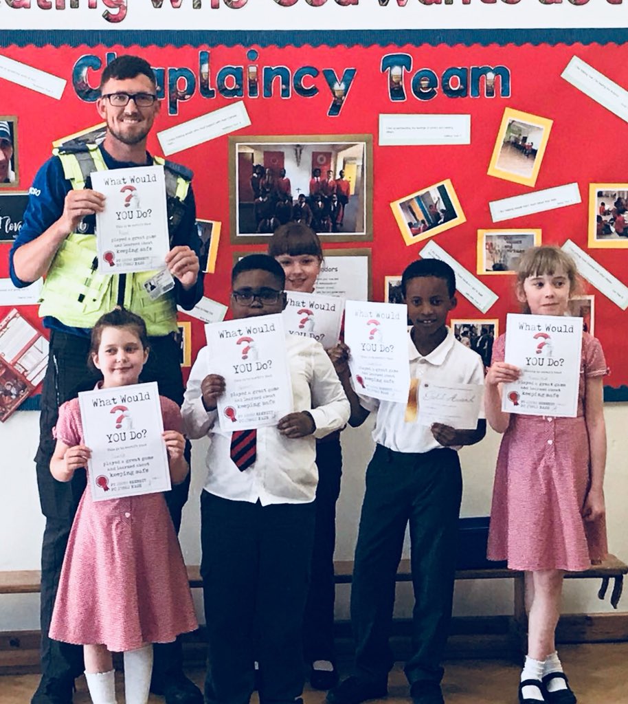 FoleshillWMP's tweet photo. PCSO Fox also handed our certificates to Year 3’s who took part in our board game lesson earlier this week. #OpWholestone #CopsOfTheFuture #foleshill @SECPSCoventry https://t.co/u2PDZOkUNb